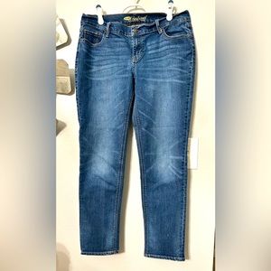 Old Navy Boyfriend Jeans in size 8